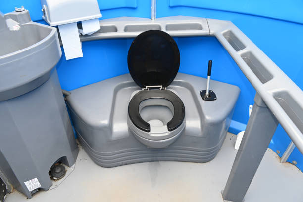 Best Standard Portable Toilet Rental in Deenwood, GA